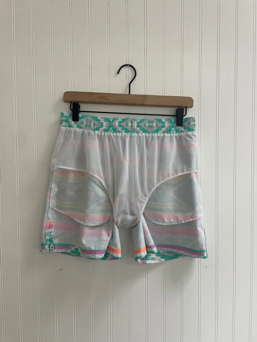 CHUBBIES The En Fuegos Classic Swim Trunks in Teal Geometric 5.5” Inseam Size M